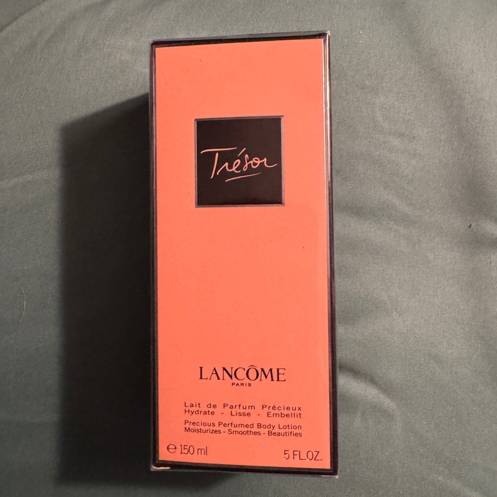 Lancôme Trésor Perfumed Body Lotion